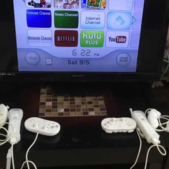 Nintendo Wii Console Compatible White RVL-001 W Extra Accessories - Picture 6 of 15